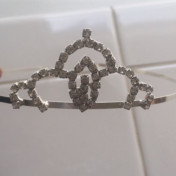 Silver toned rhinestone tiara headband - Picture 2 of 4